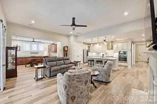 9610 Cresswind Blvd, Charlotte, NC 28215 - Photo 18