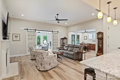 9610 Cresswind Boulevard, Charlotte, NC 28215 - Photo 16