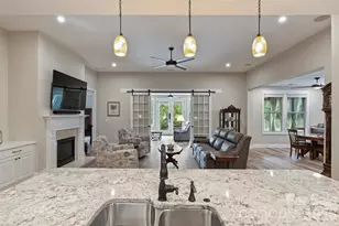 9610 Cresswind Blvd, Charlotte, NC 28215 - Photo 12