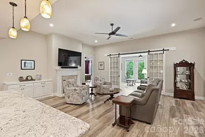 9610 Cresswind Boulevard, Charlotte, NC 28215 - Photo 14