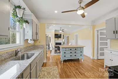 318 N Academy Street, Mooresville, NC 28115 - Photo 12