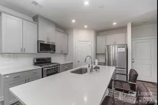 1304 Colgher St, Charlotte, NC 28227 - Photo 6