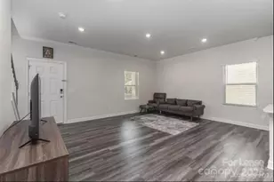 1304 Colgher St, Charlotte, NC 28227 - Photo 2