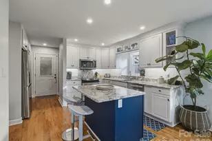 13401 Harbor Oaks Ln, Charlotte, NC 28278 - Photo 8