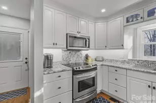 13401 Harbor Oaks Ln, Charlotte, NC 28278 - Photo 10