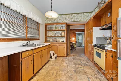 20826 Great Smoky Mountain Expressway, Waynesville, NC 28786 - Photo 32