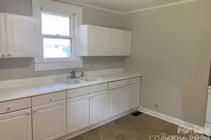 77 Archer St, Granite Falls, NC 28630 - Photo 2