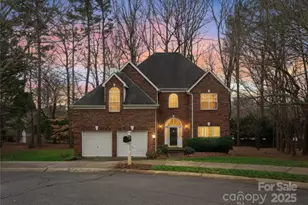 1736 Walnut Crest Ln, Matthews, NC 28105 - Photo 2