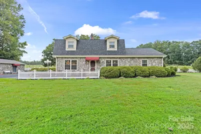 239 Golf Course Road, Maiden, NC 28650 - Photo 2