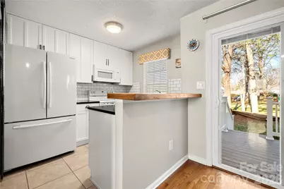 8240 Circle Tree Lane, Charlotte, NC 28277 - Photo 10