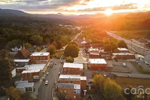 328 Bowditch St, Burnsville, NC 28714 - Photo 20