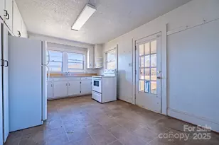 1922 Old Conover-Startown Rd, Newton, NC 28658 - Photo 32