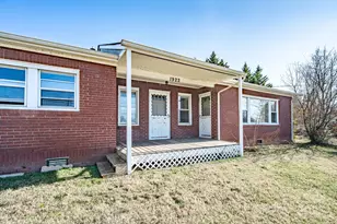 1922 Old Conover-Startown Rd, Newton, NC 28658 - Photo 34