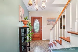 710 Heatherwood Dr, Hendersonville, NC 28792 - Photo 4