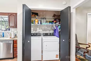 710 Heatherwood Dr, Hendersonville, NC 28792 - Photo 22