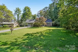 710 Heatherwood Dr, Hendersonville, NC 28792 - Photo 2