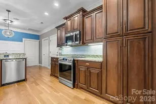 402 Golfview Ct SE, Lenoir, NC 28645 - Photo 10