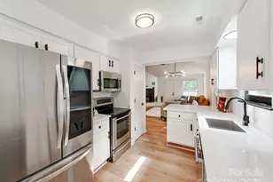 9026 Louvaine Dr, Charlotte, NC 28227 - Photo 8