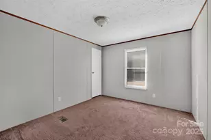 4586 Deal Rd, Claremont, NC 28610 - Photo 16