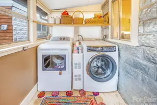 9 Mountain View Rd, Asheville, NC 28806 - Photo 18