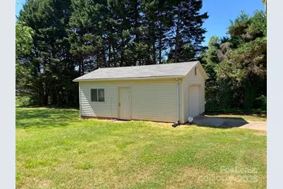 1697 Morningside Drive, Newton, NC 28658 - Photo 6