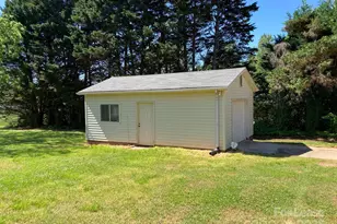 1697 Morningside Dr, Newton, NC 28658 - Photo 6