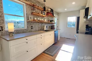 113 Hillside St, Canton, NC 28716 - Photo 10