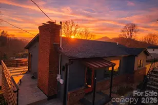 113 Hillside St, Canton, NC 28716 - Photo 2