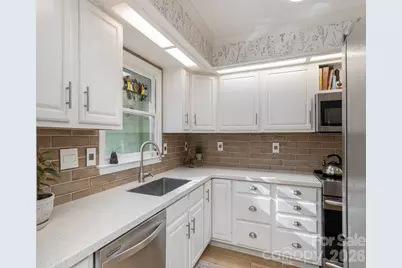 128 Camellia Way, Hendersonville, NC 28739 - Photo 14