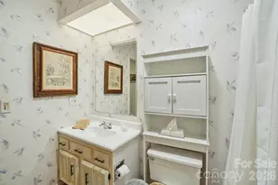 19 Hickory Ct Ln, Hendersonville, NC 28792 - Photo 18