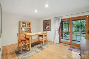 19 Hickory Ct Ln, Hendersonville, NC 28792 - Photo 10