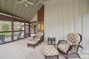 19 Hickory Ct Ln, Hendersonville, NC 28792 - Photo 34