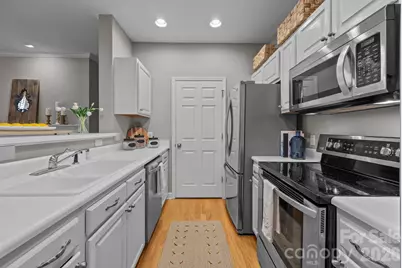 416 Queens Road #19, Charlotte, NC 28207 - Photo 2