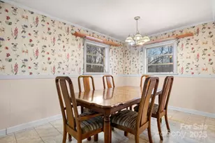 1177 2nd St Pl SE, Hickory, NC 28602 - Photo 8