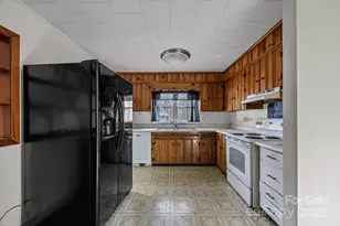 228 Grove St, Brevard, NC 28712 - Photo 14