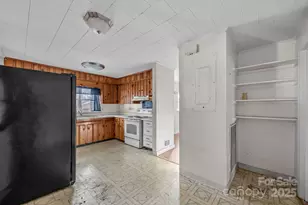 228 Grove St, Brevard, NC 28712 - Photo 20