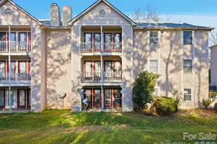 6146 Meadow Rose Ln, Charlotte, NC 28215 - Photo 2