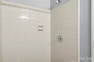 6146 Meadow Rose Ln, Charlotte, NC 28215 - Photo 32