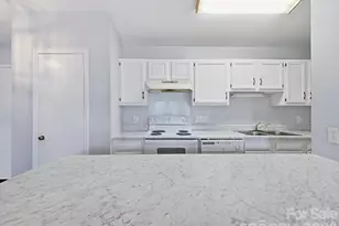 6146 Meadow Rose Ln, Charlotte, NC 28215 - Photo 16