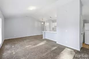 6146 Meadow Rose Ln, Charlotte, NC 28215 - Photo 12