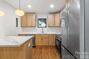 2430 Dora Dr, Charlotte, NC 28215 - Photo 2