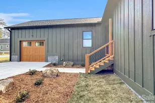 171 Peyton Elaine Rd, Clyde, NC 28721 - Photo 2