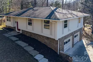 104 Disosway St, Black Mountain, NC 28711 - Photo 2