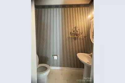 5828 Swanston Drive, Charlotte, NC 28269 - Photo 8