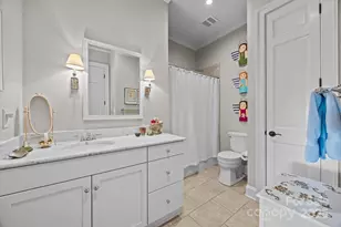 477 Fenton Pl, Charlotte, NC 28207 - Photo 18