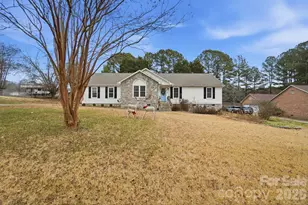 109 Spencer Woods Dr, Dallas, NC 28034 - Photo 2