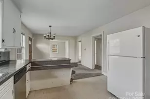 110 2nd Ave NE, Catawba, NC 28609 - Photo 8