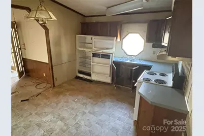 1521 Lemon Tree Lane, Morganton, NC 28655 - Photo 4