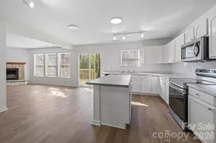 8618 Herons Pond Ct, Charlotte, NC 28215 - Photo 8