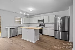 8618 Herons Pond Ct, Charlotte, NC 28215 - Photo 6